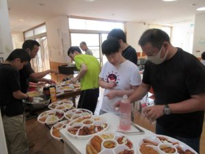 昼食バイキング♪