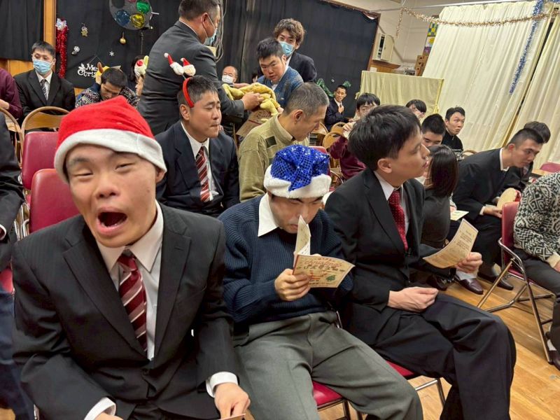 第二成人部にサンタがやってきた